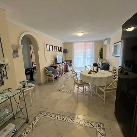 Borok's Place Apartment