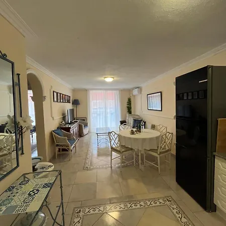 Borok's Place Apartment *